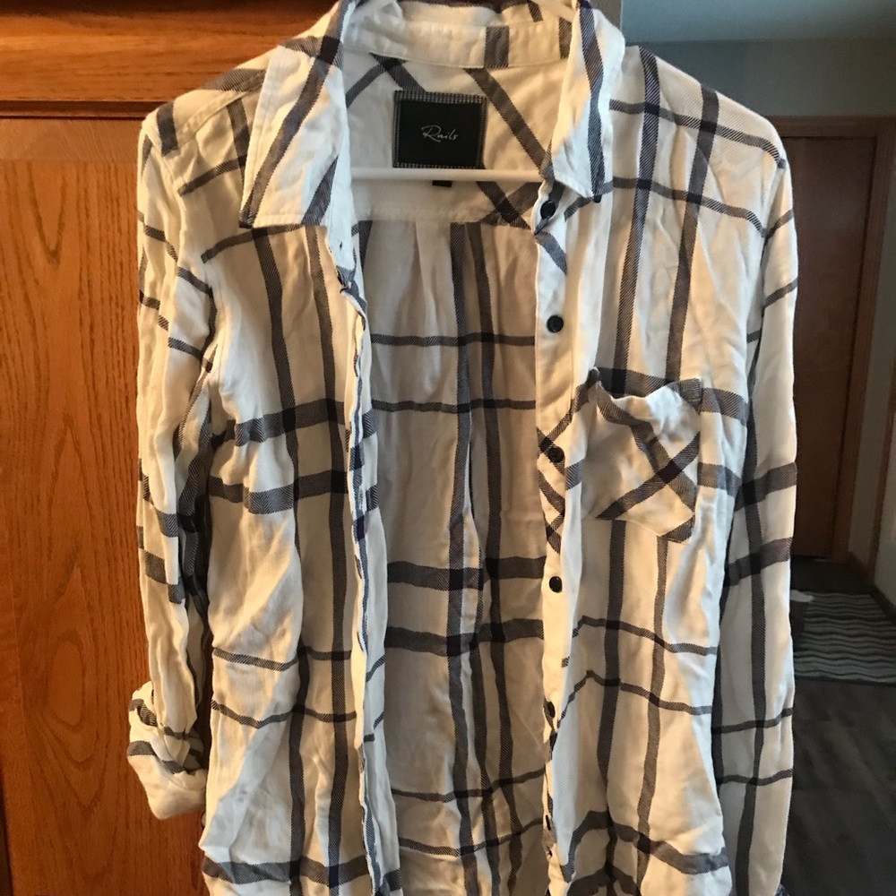 Rails flannel top. Small